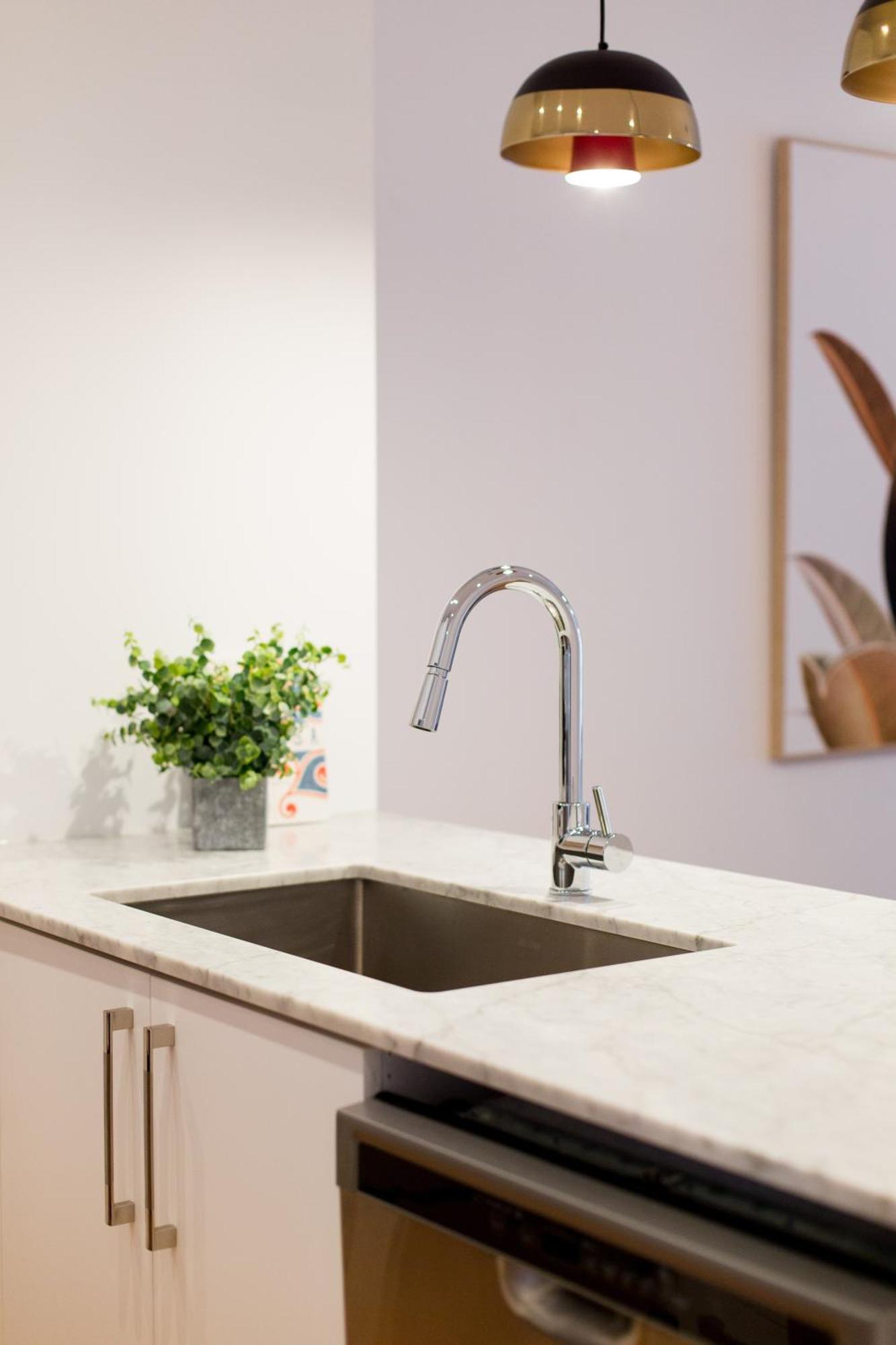 Hip, Stylish Apartment In Little Italy By Den Stays A Montreal Pokój zdjęcie