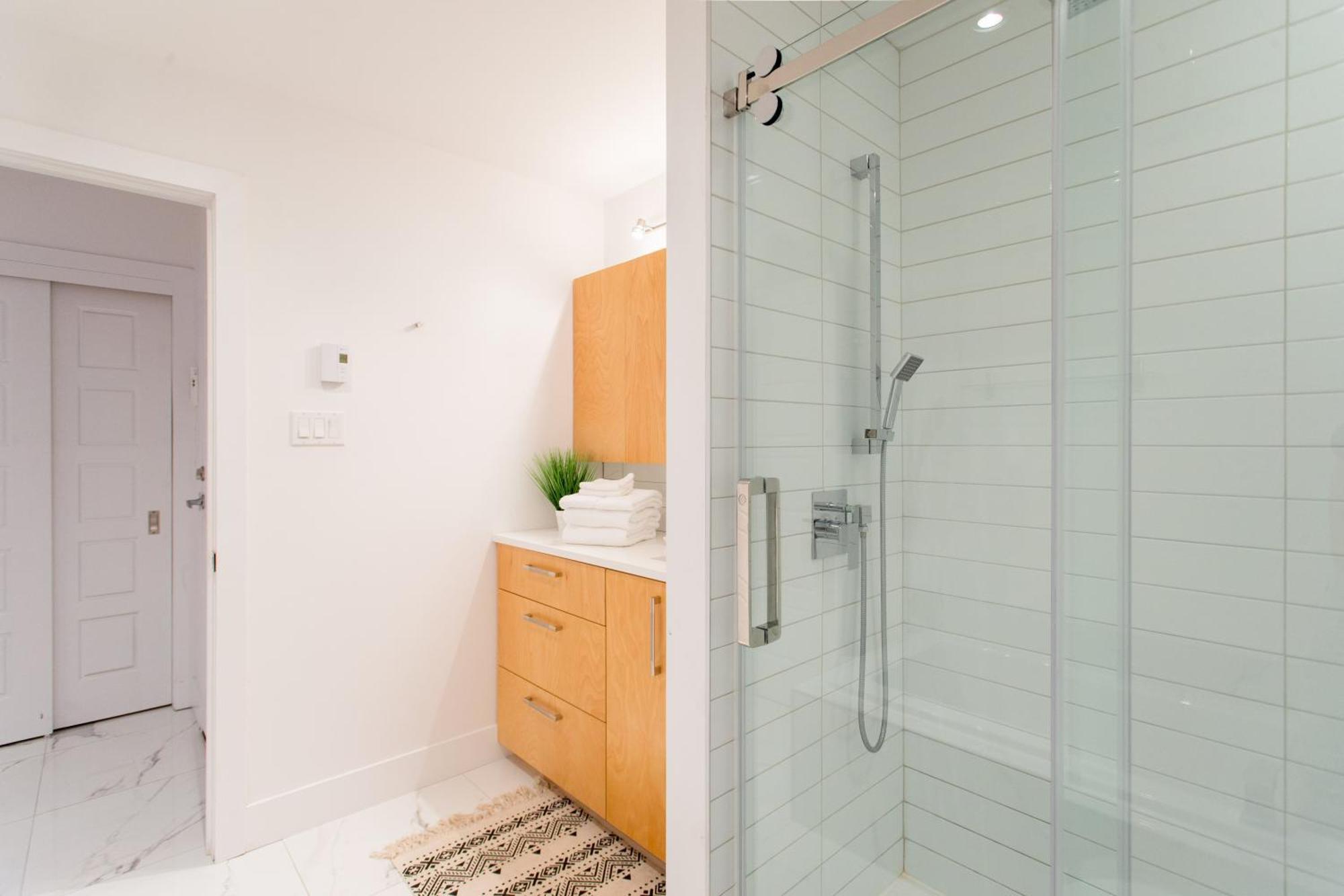 Hip, Stylish Apartment In Little Italy By Den Stays A Montreal Pokój zdjęcie