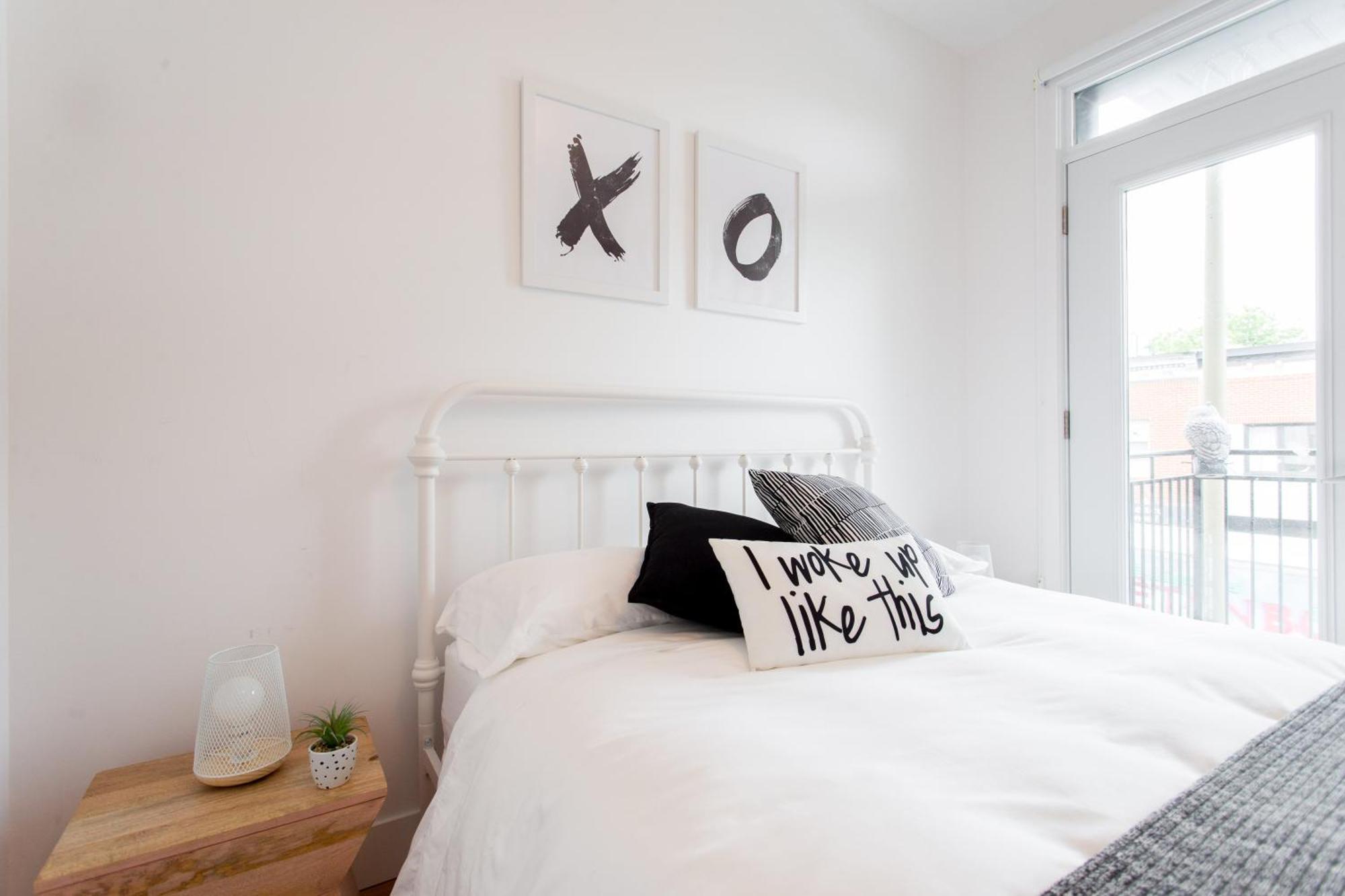 Hip, Stylish Apartment In Little Italy By Den Stays A Montreal Pokój zdjęcie
