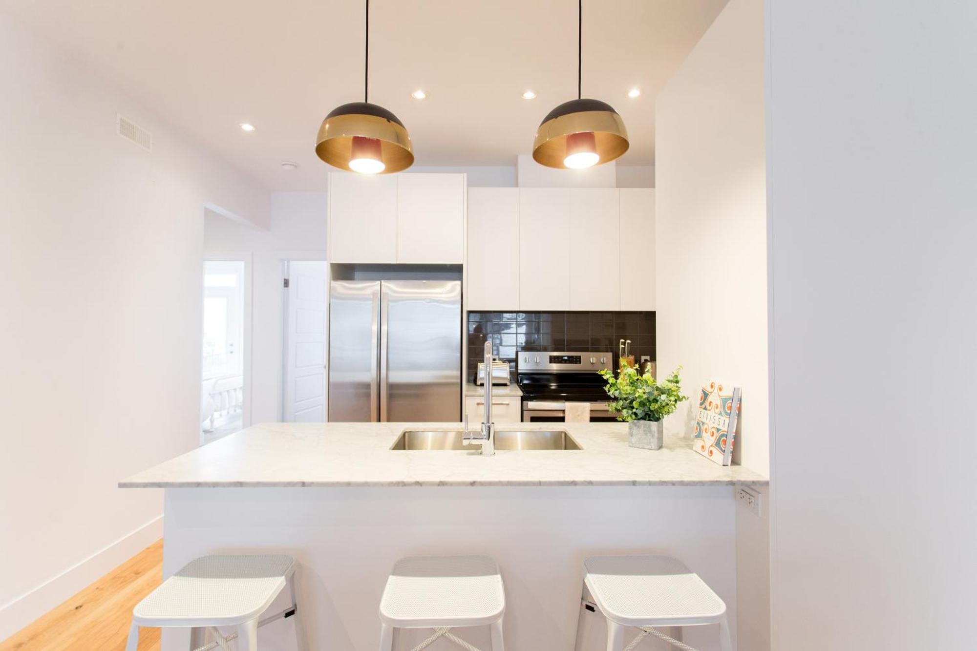 Hip, Stylish Apartment In Little Italy By Den Stays A Montreal Pokój zdjęcie