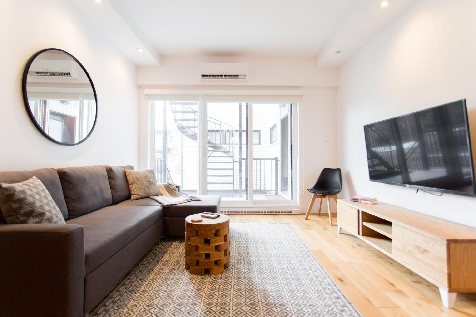 Hip, Stylish Apartment In Little Italy By Den Stays A Montreal Pokój zdjęcie
